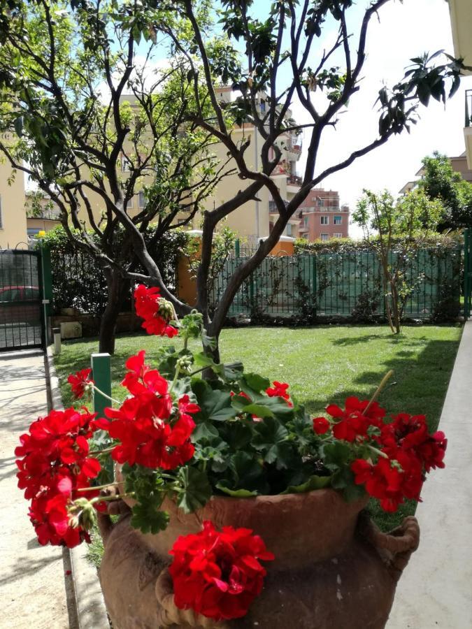 Angolo Sul Giardino Roma Exterior foto